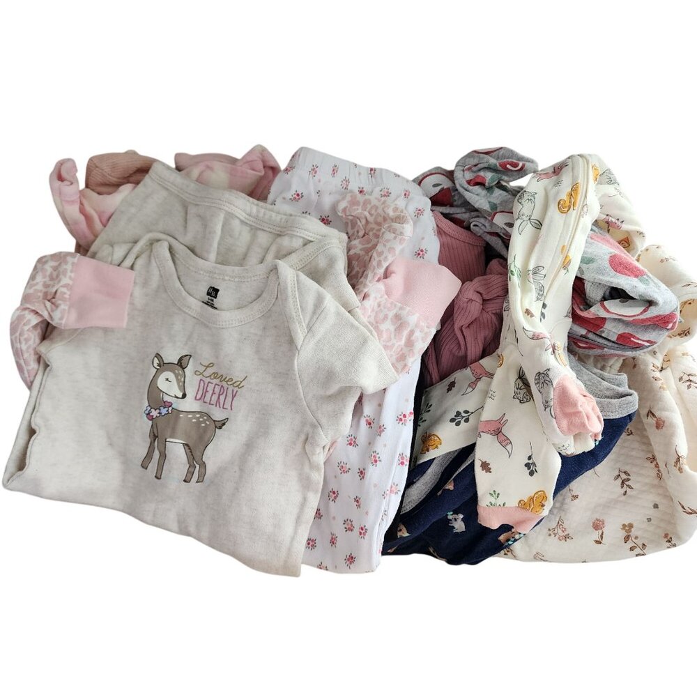 Lot of 20 infant girls sleepers / sacks NB to 9 mos